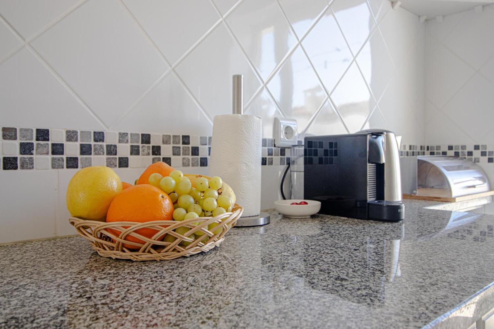 شقة Old Town 2Br 50M Ocean W/ Ac Wi-Fi Parking Terrace البوفيرا المظهر الخارجي الصورة